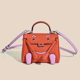 �¿�ЦĘ�P�������μ���^��ţƤײɫ���Ů�����ɐ����������