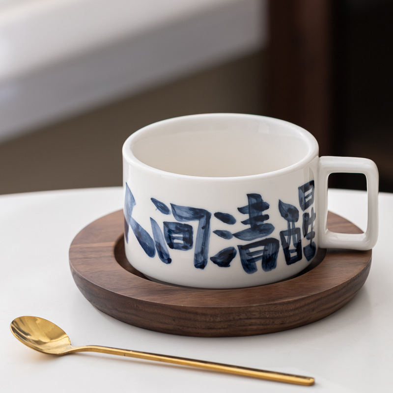 Cuchara de taza sobria en el mundo