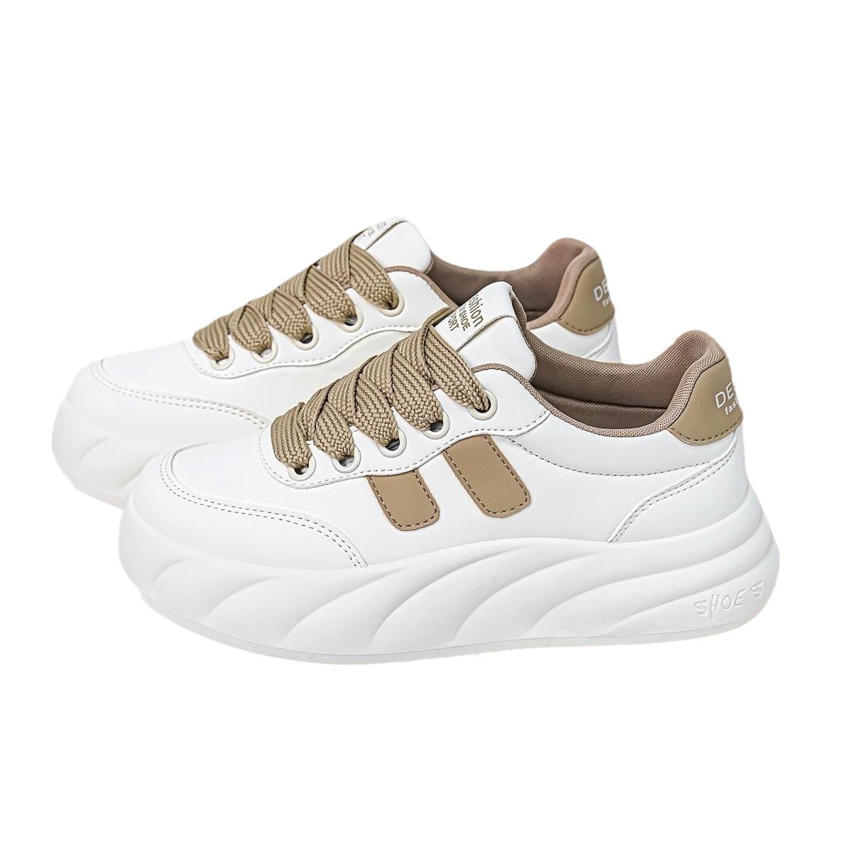 Zapatos blancos super calientes 2024 nuevos zapatos de skate ligeros de estilo universal con suela gruesa de tendencia de zapatos de pan de deporte casuales