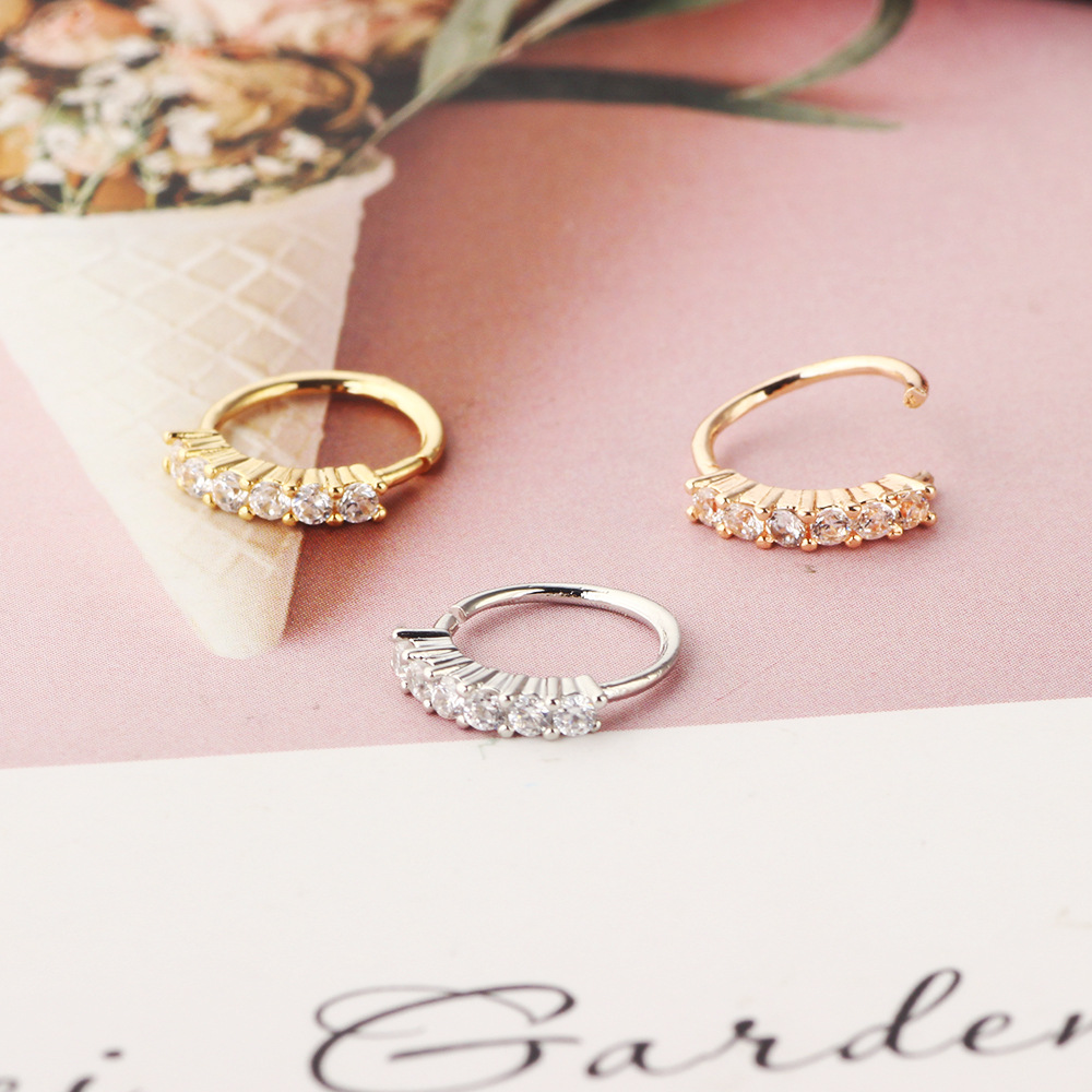 Labret piercing jewelry detail image