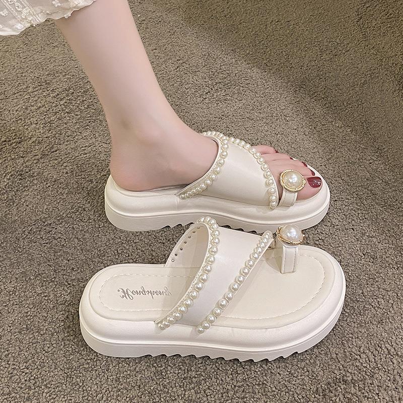 Kleine Duftende Wind Dicke Sohle für frauen 2024 Sommer Neue Mode Perle Schmuck Strand Schuhe Abdeckung Zehe Nach Außen tragen_voghion.com