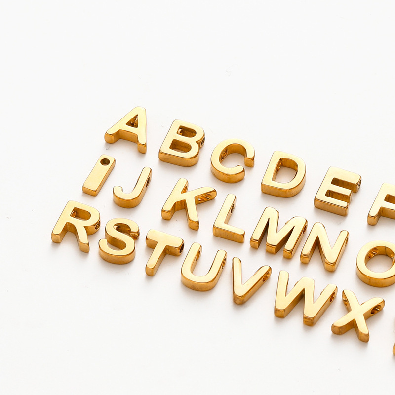 26 English letters stainless steel vacuum gold plated high color retention pendant pendant diy jewelry necklace bracelet accessories 26 English letters stainless steel vacuum gold plated high color retention pendant pendant diy jewelry necklace bracelet accessories
