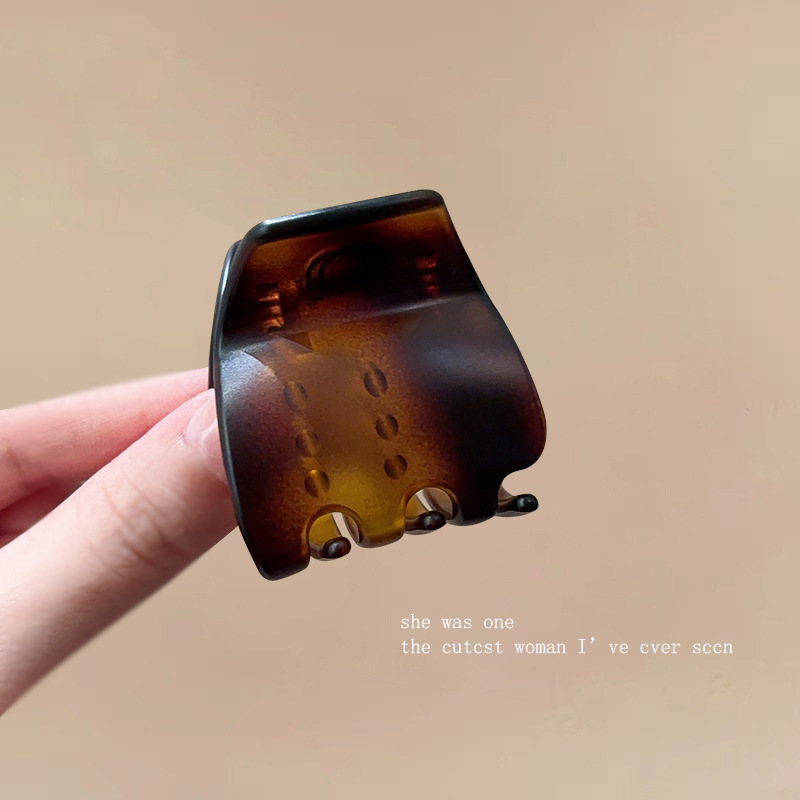 3#서리로 덥은 차는 약 4cm * 5cm입니다.