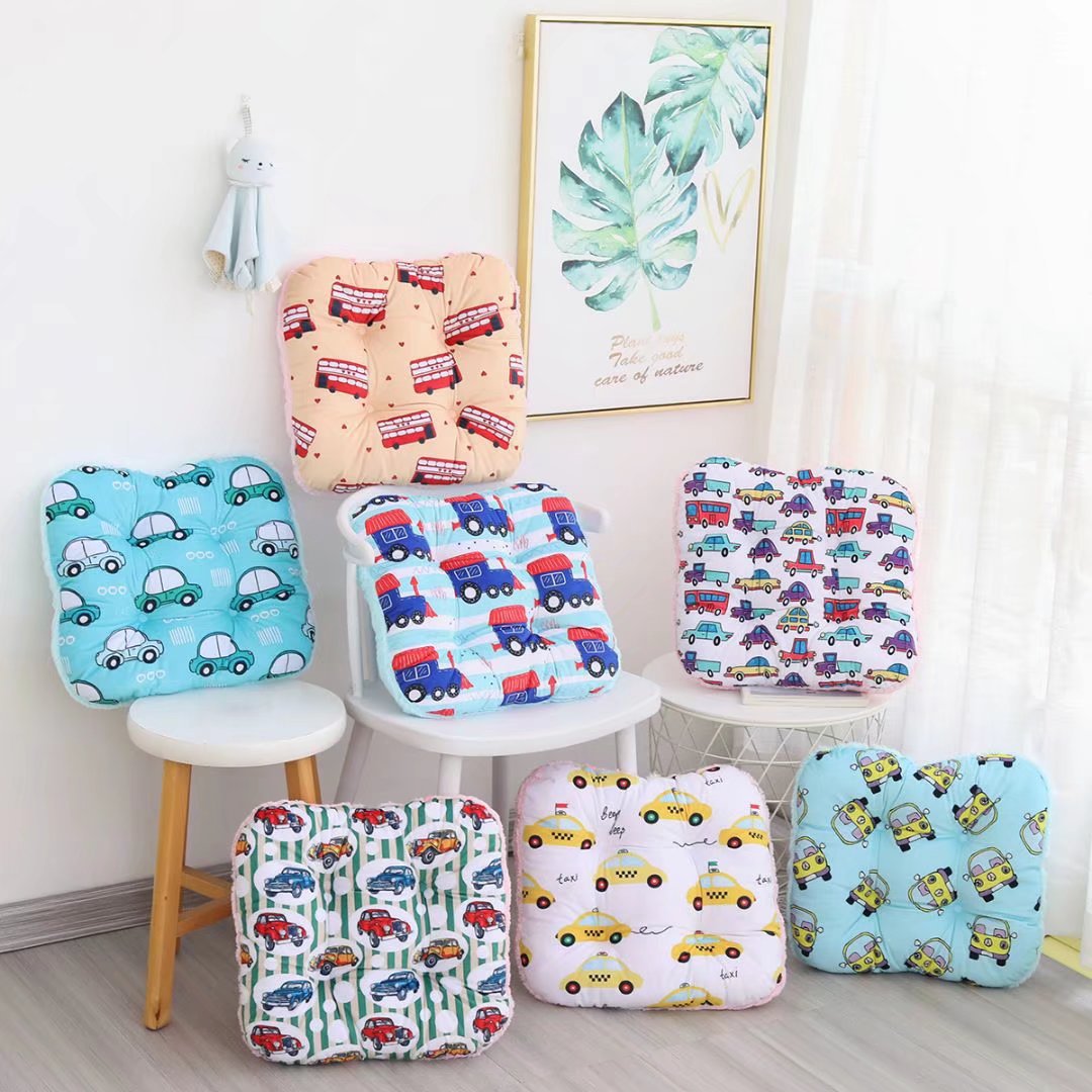 冬季卡通小汽车加厚儿童毛绒坐垫椅垫办公室座椅屁股垫子可绑绳带