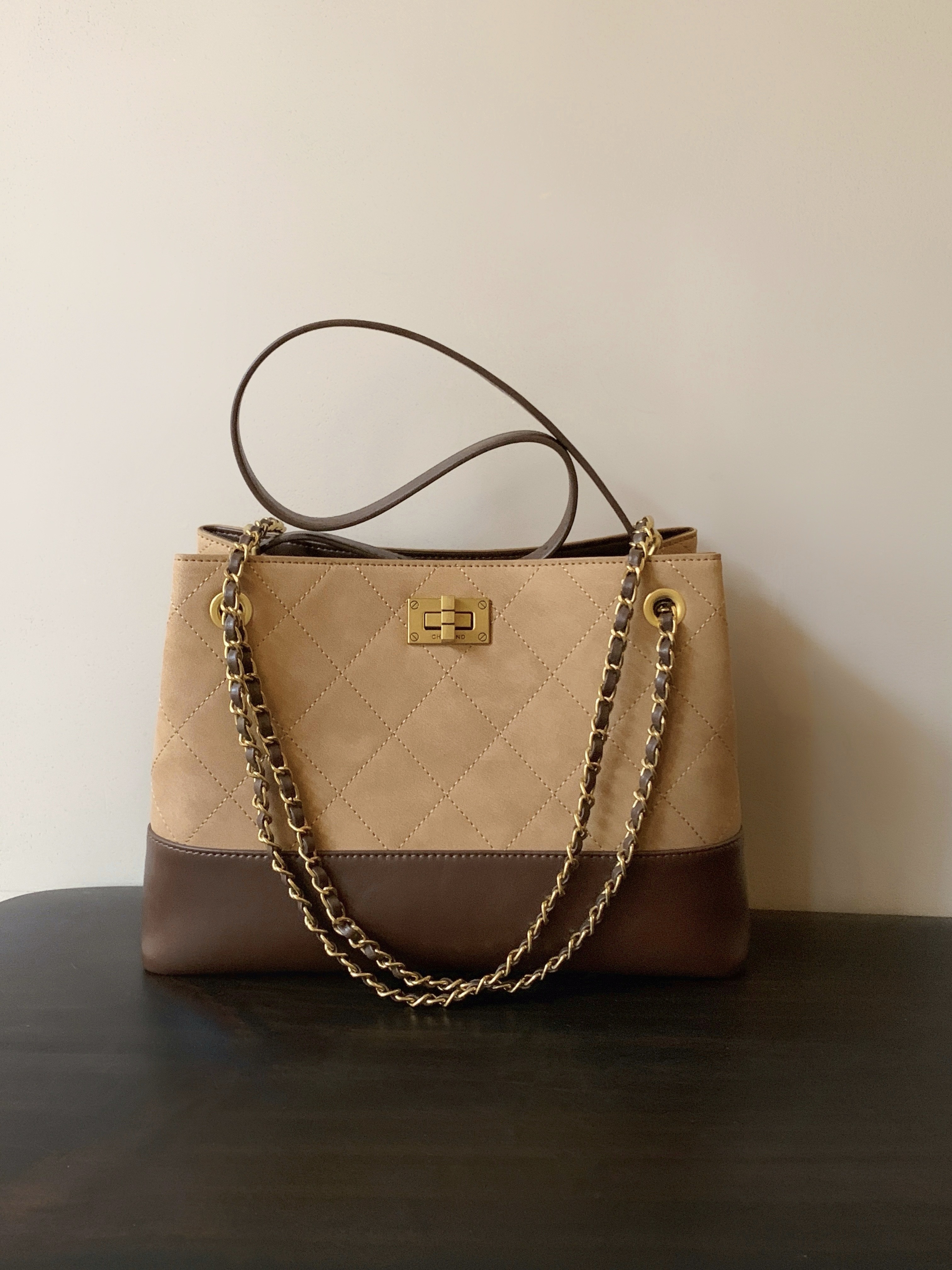 Picture color pre-sale