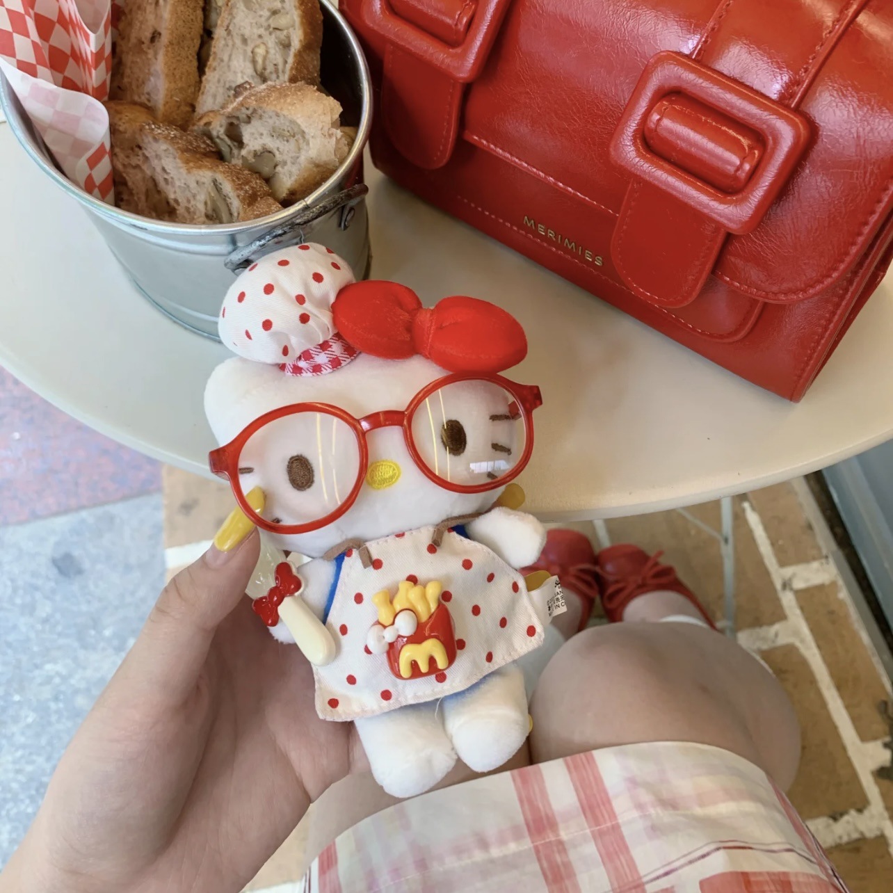 Genuino clásico KT Hello Kitty mochila bolso colgante dibujos animados lindo hellokitty llavero muñeca de felpa mujer