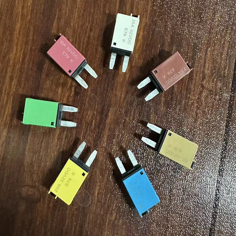 2023款迷你型小号插片式电流过载保护器保护器汽车插片式保护器