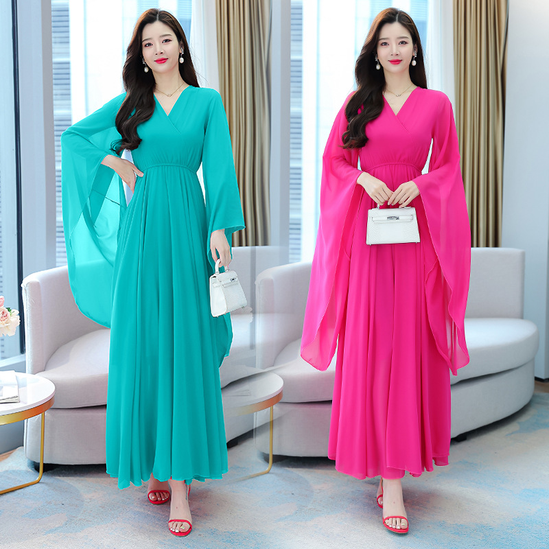 Summer elegant capacious shiffon dress for leisure