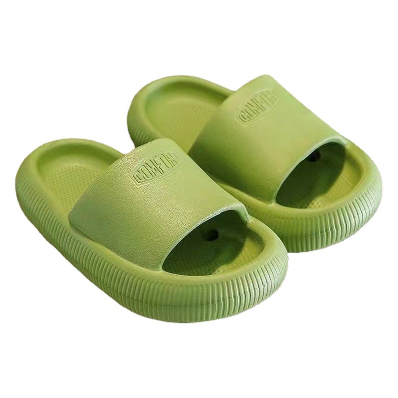 Nuevas zapatillas de verano para niños de color sólido lindas antideslizantes zapatillas de interior estilo coreano zapatillas de desodorante para niños y niñas