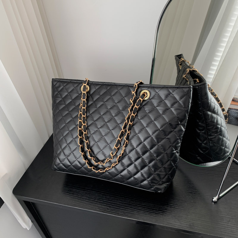 Gran capacidad gran bolsa para las mujeres 2023 nuevo estilo coreano de moda todo partido bolso de hombro mensajero bolsa rómbic cadena bolsa