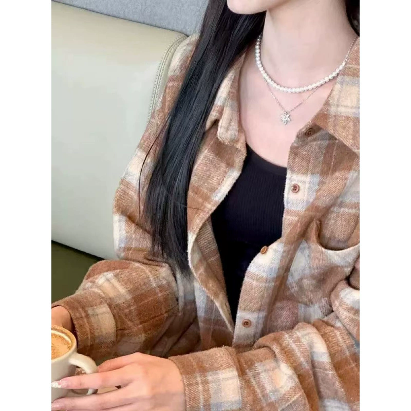 Наденьте стиль колледжа в стиле гонконгского стиля