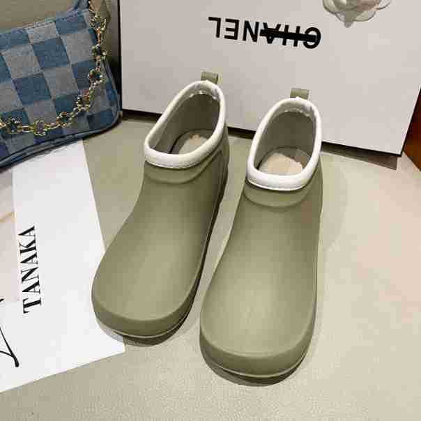 녹색 테두리(한 사이즈 더 큼)