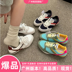 牛革版 ~ iu家の新型徳訓靴の女性の本革は色を合わせてカジュアルな運動靴の柔らかい底の阿甘の白い靴を合わせます。