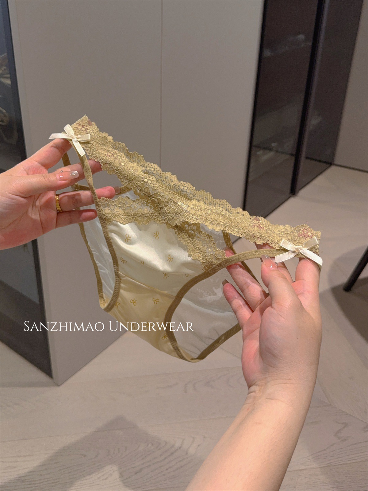 Pantalones de satén de encaje de leopardo sexy. Pantalones de satén de encaje de leopardo de damas.