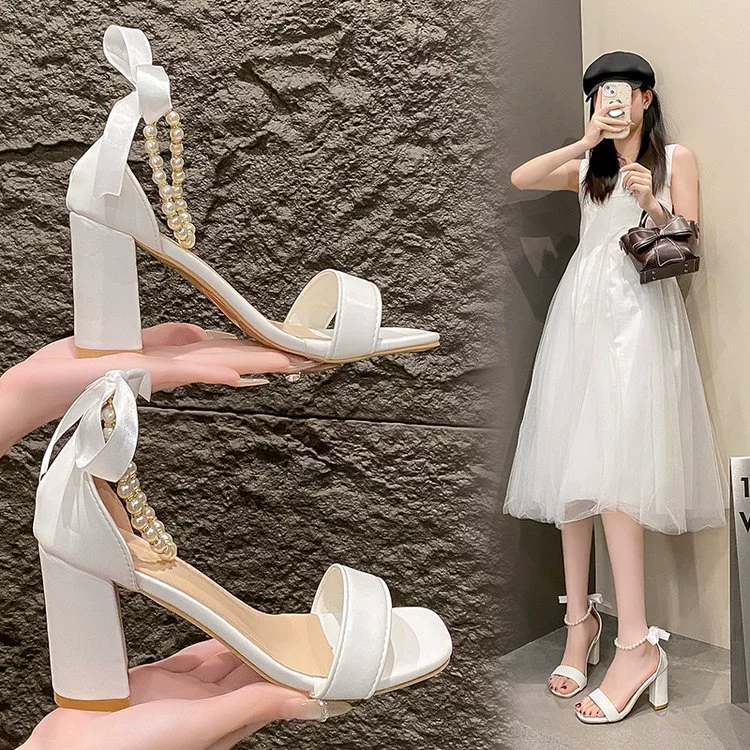 Французские сандалии на высоком каблуке большие размеры женский 2025 лето новый жемчуг бант пряжка слово дикие сандалии