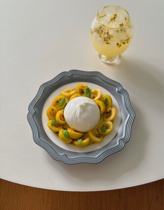 Italian-Style European-Style Ceramic Dinnerware Set Suitable for Home Use and Daily Dining