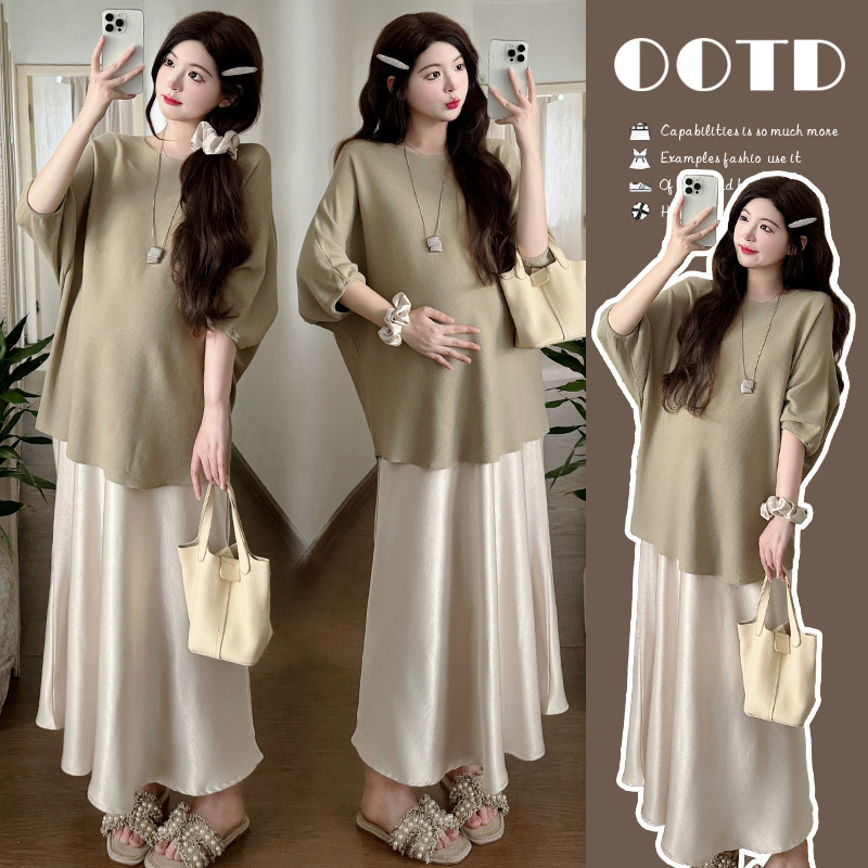 Korean-Style Maternity Summer Outfit 2025 New Stylish and Unique Batwing Sleeve Knit Top and Elegant Satin Slip Dress Korean-Style Maternity Summer Outfit 2025 New Stylish and Unique Batwing Sleeve Knit Top and Elegant Satin Slip Dress