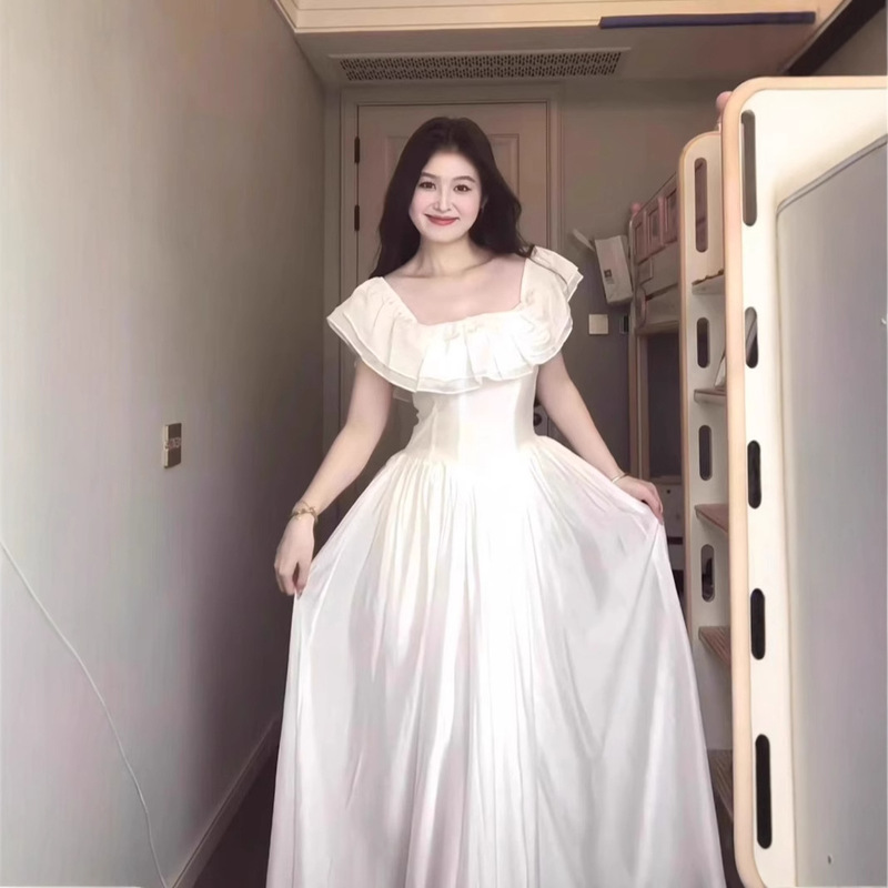Off-The-Shoulder Waist-Cinching Dress for Women, New Style, Slimming and Flattering, Fresh and Elegant Long Dress with Ruffles, Fashionable and Stylish for Work