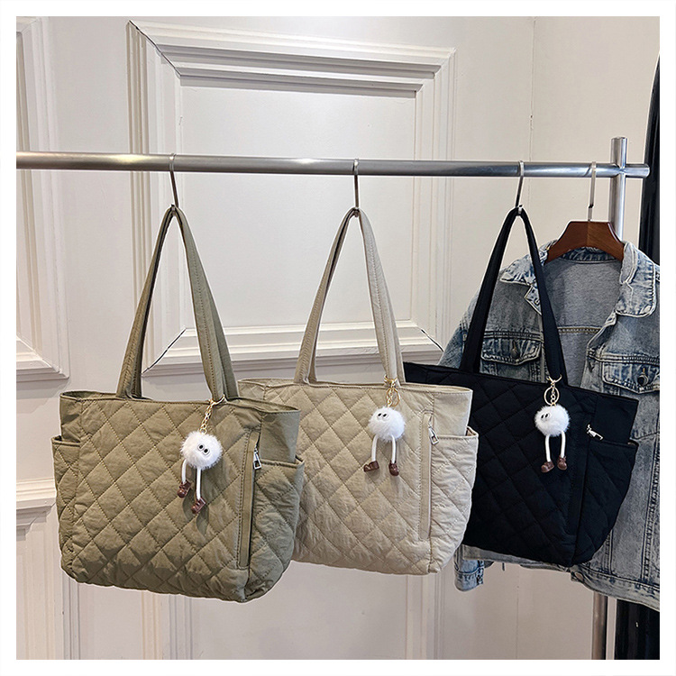 Women's Quilted Shoulder Bag Large Capacity Commuter Tote_voghion.com
