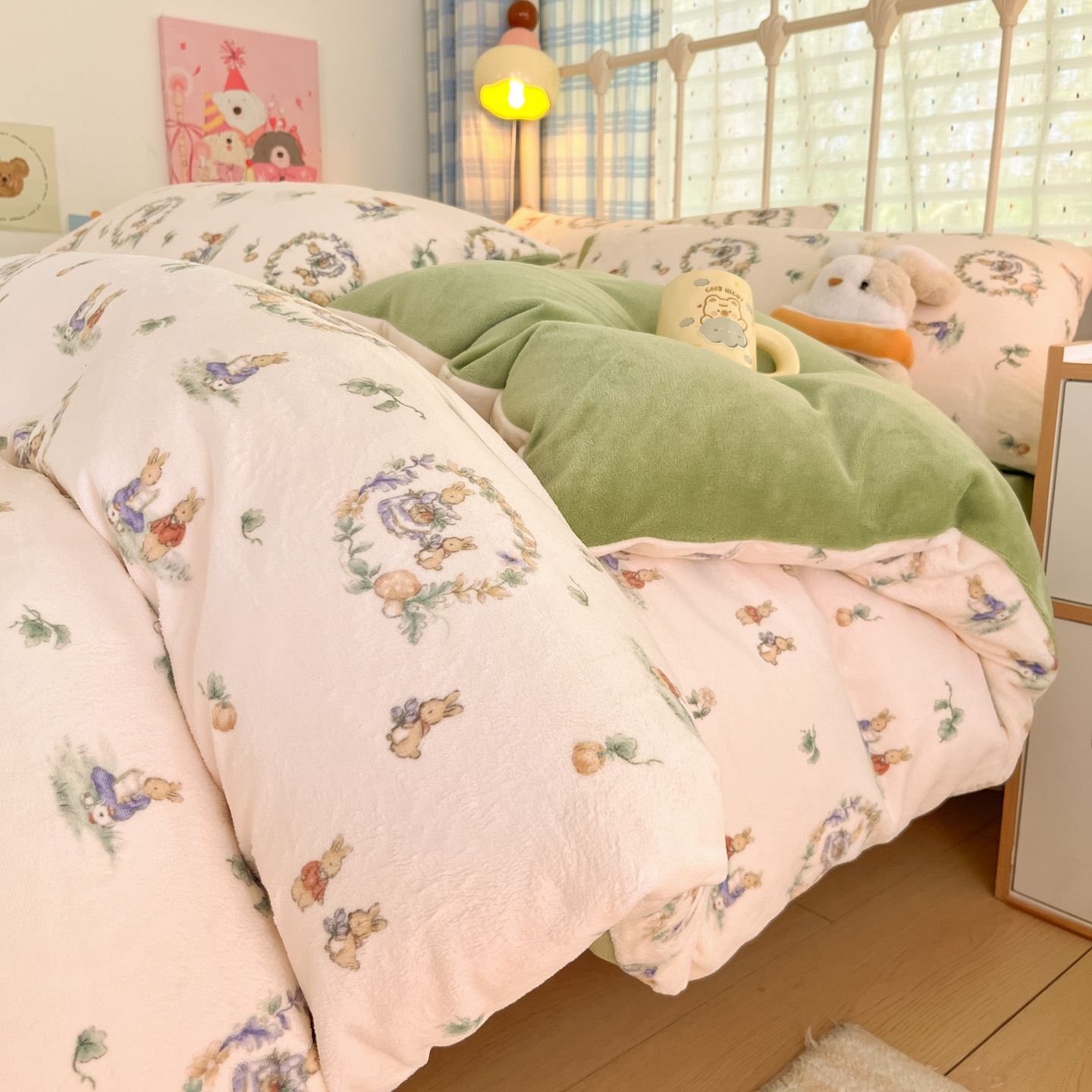 Añadir una pequeña cama de lana de leche fresca de cuatro piezas de lana de coral de brida de invierno para aumentar la sopa de cama cálida cubierta de cama