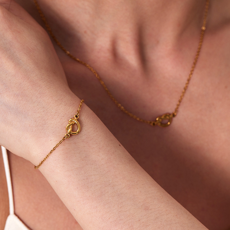7g Weight 0.03µm-0.05µm Gold Plating Thickness PVD Coated Real Gold Plated 18K Gold Heart Shape 304 Stainless Steel Simple Style Waterproof Non Tarnish Bracelets Necklace