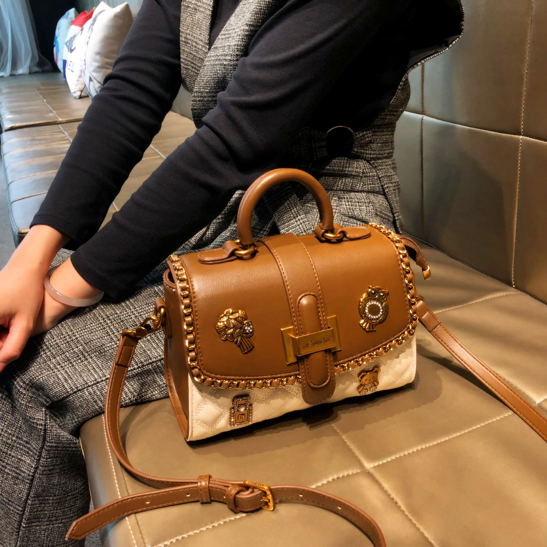 Túi đeo chéo nữ da thật satchel dáng vuông nhỏ gọn — Gấu Nhỏ/Bu Bu/Trắng, Gấu Nhỏ/Bu Bu/Đen