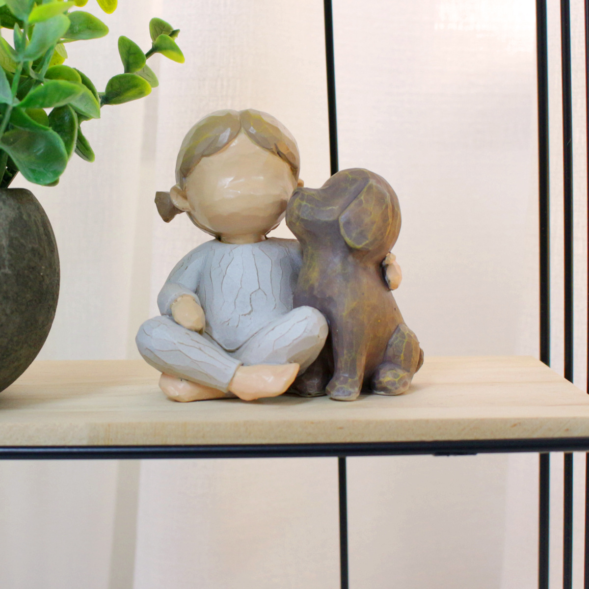 국경을 넘나드는 신제품 소녀와 강아지 피규어 장식품 홈 카빙 핸드 페인팅 인형 레진 크리스마스 장식 선물