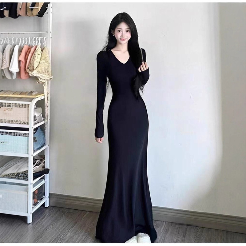 Black Lotus Fishtail Dress for Women, Autumn/Winter 2025 New Style, Knitted Long Bodycon Dress
