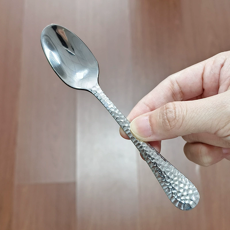 Ложка из нержавеющей стали с узором в виде змеи для использования в отелях и дома, многофункциональная мини-ложка, милая миниатюрная ложка, десертная ложка, ложка для размешивания, ложка для льда, ложка для кофе.