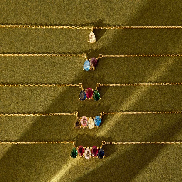 New water drop colored zircon necklace with high-end design, light luxury, niche, exquisite, versatile, fashionable, with an ins-style temperament and personality