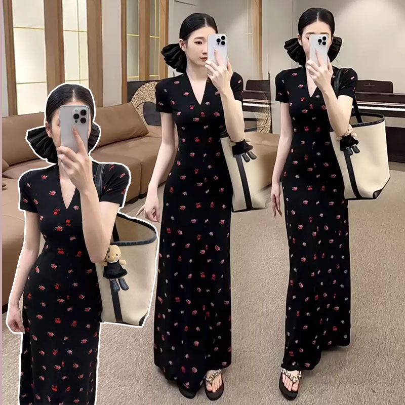 In Stock: Maternity Wear Long Over-The-Knee Dress in Cotton, Slim Fit, with Tags, from Domestic First and Second-Tier Brands In Stock: Maternity Wear Long Over-The-Knee Dress in Cotton, Slim Fit, with Tags, from Domestic First and Second-Tier Brands
