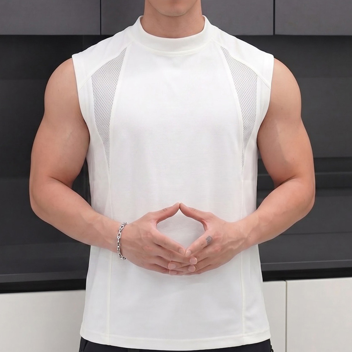 Men's Breathable Mesh Fitness Vest, High Weight, Slightly Slim-Fit, Muscle-Emphasizing, Sleeveless Tank Top for Running and Training