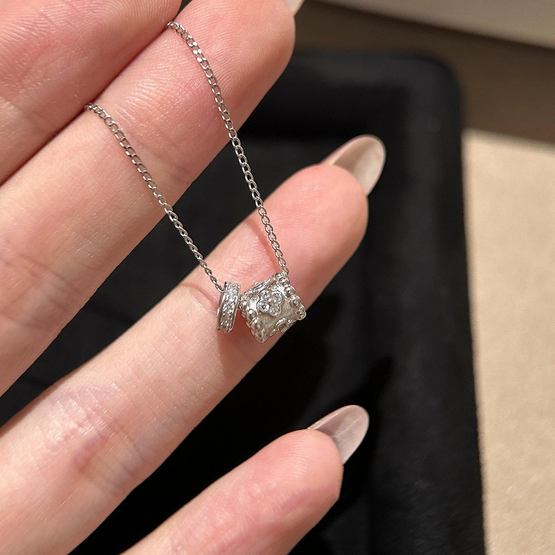 Silver Small Waist Necklace for Women 2026 New Style Light Luxury Niche Design Titanium Steel Non-Fading Clavicle Chain Jewelry Customization