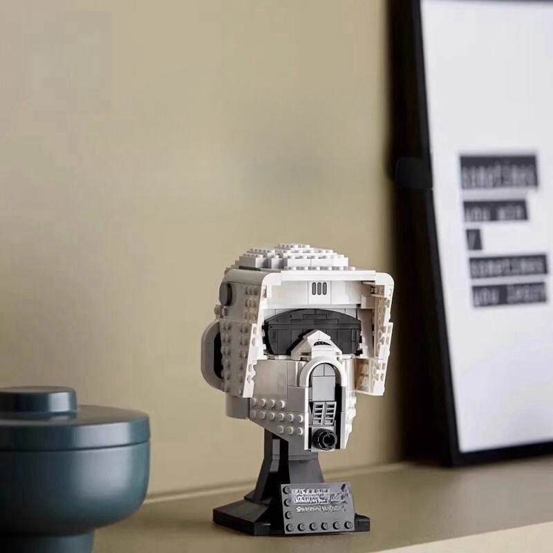 99030 Cross-Border Star Wars the Mandalorian Scout Helmet Mask Small Particle Assembled Building Block Toy Batch