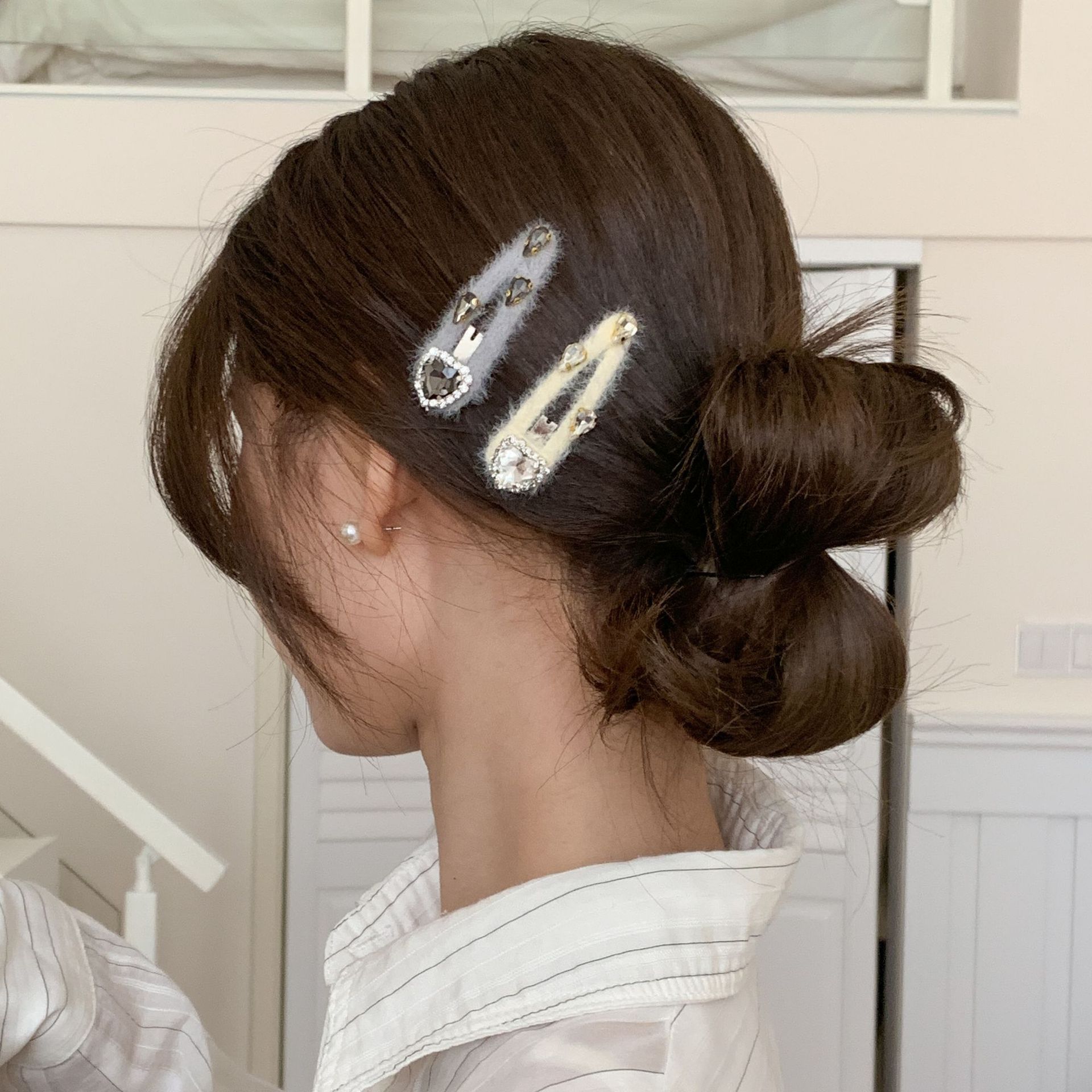 Autumn and Winter Gem plush hairpin female 2023 new side clip BB clip headdress clip hairpin Advanced Hair accessories bangs clip