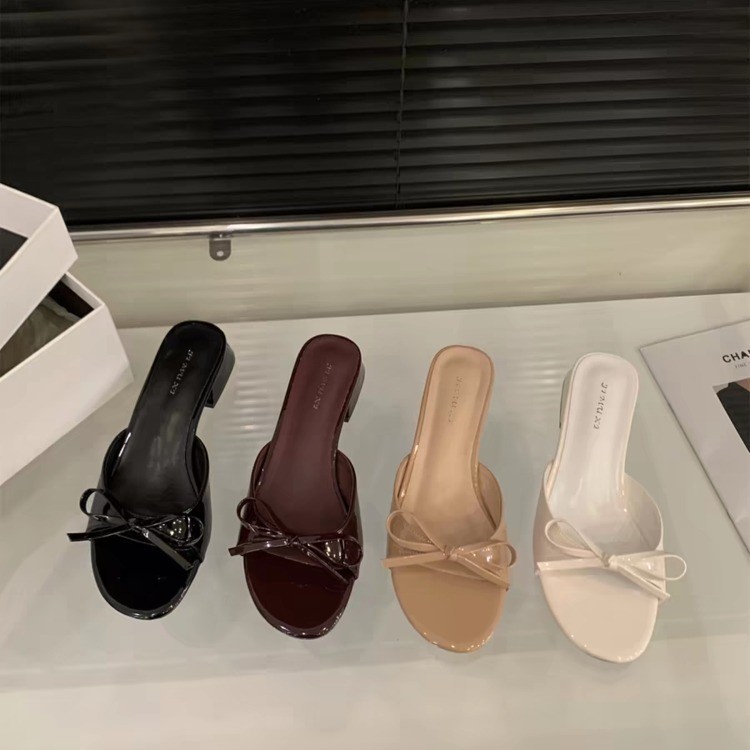 Qadın yay başmağı, qızıl və gümüş qalın dabanlı sandal