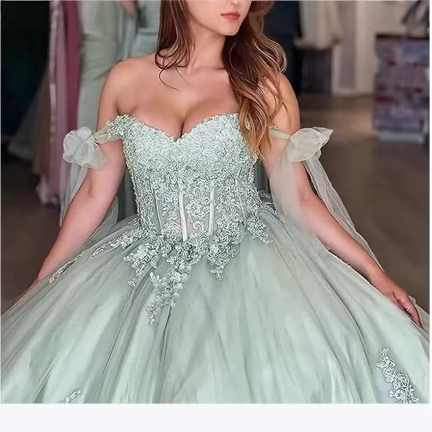 Vestido de verano de un solo hombro con falda abullonada para actuaciones en escenario, elegante atuendo para presentadora o cantante.
