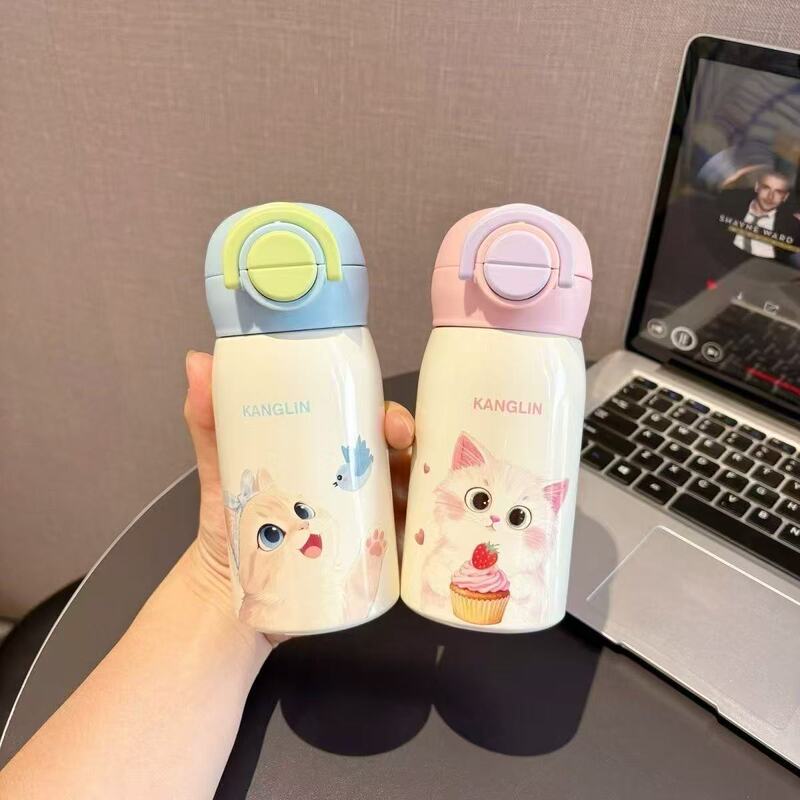 Kanglin small-capacity insulated water bottle with dual drinking spouts, designed for kindergarten and elementary school students, featuring a cute cat cartoon design, suitable for girls, and available for drop shipping