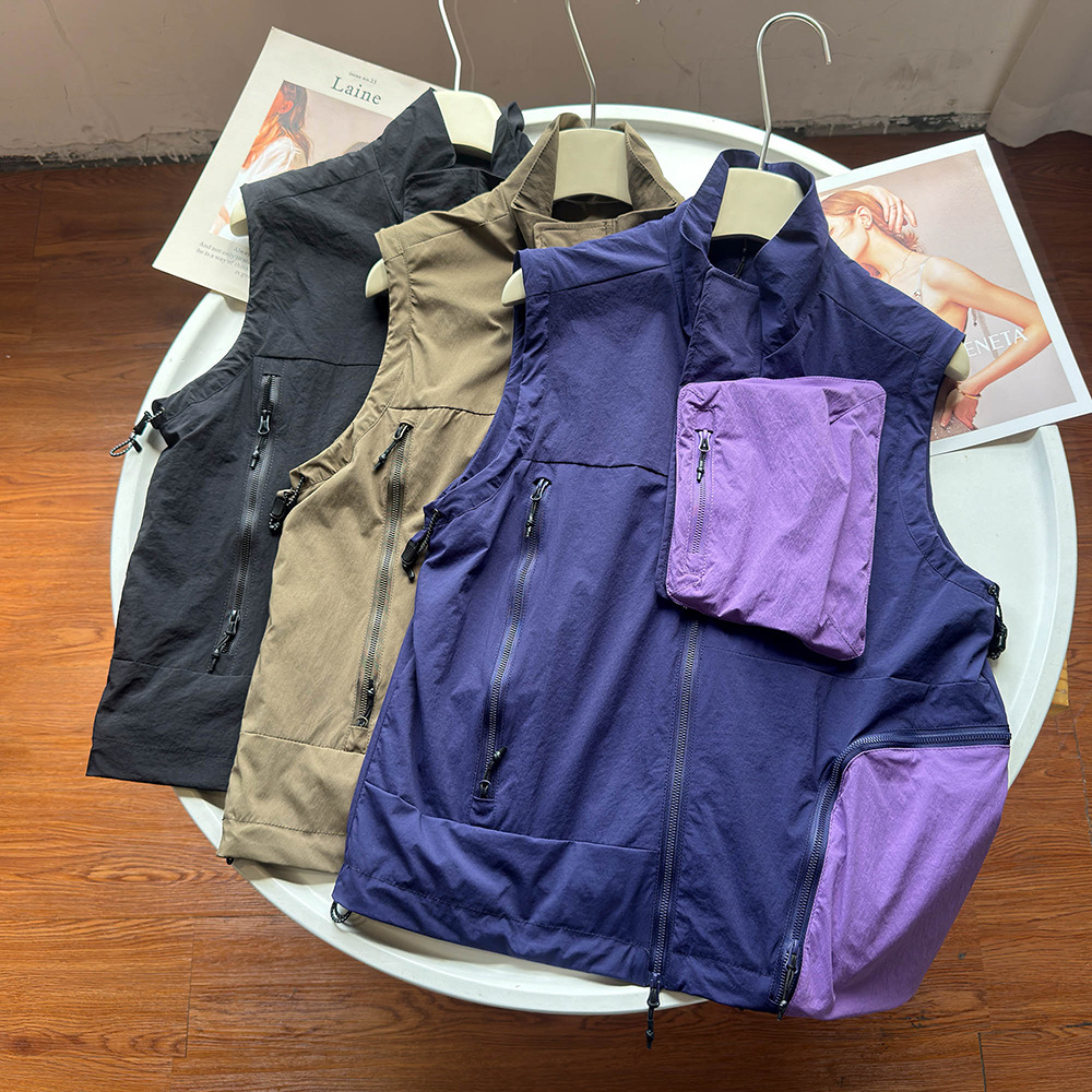 Autumn Mountain Hiking Vest For Couples With Detachable Pockets_voghion.com