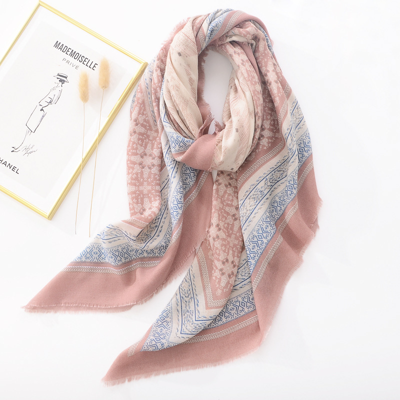 Femmes Rétro Style Ethnique Impression Polyester Impression Foulard display picture 1