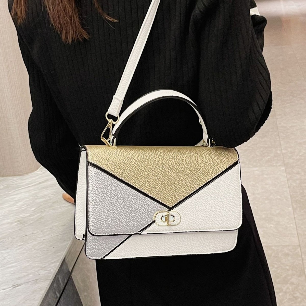 2023 comercio exterior estilo caliente bolsa cuadrada pequeña de gran capacidad otoño e invierno nuevos productos tendencia costura patrón de lichi bolso diagonal de un solo hombro mujer