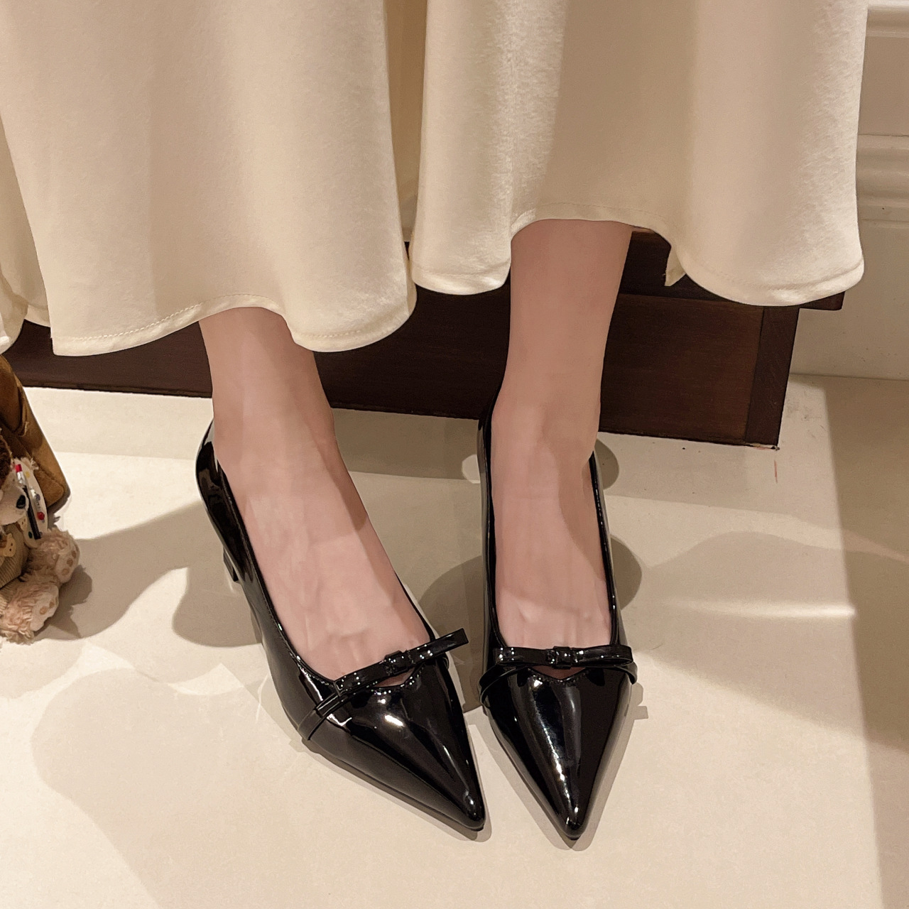 Pointed Toe Shallow Bow 2026 Spring And Autumn New Thick Heel Single Shoes Women's Cross-Border Plus Size French High_vogvips.com