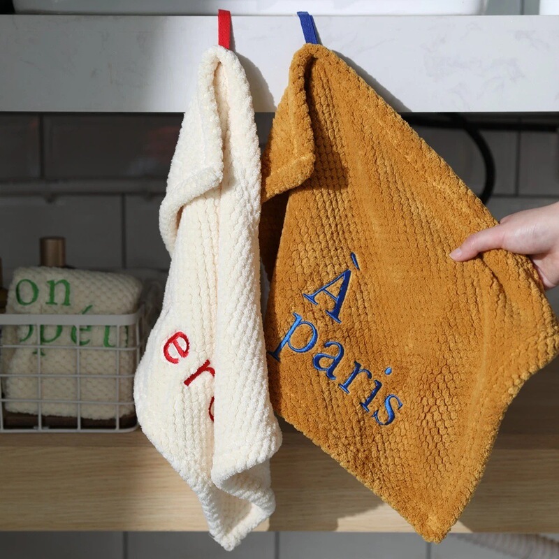 Hanging Letter Embroidered Hand Towel, Soft and Absorbent, Suitable for Kitchen and Bathroom Use, Small Square Towel
