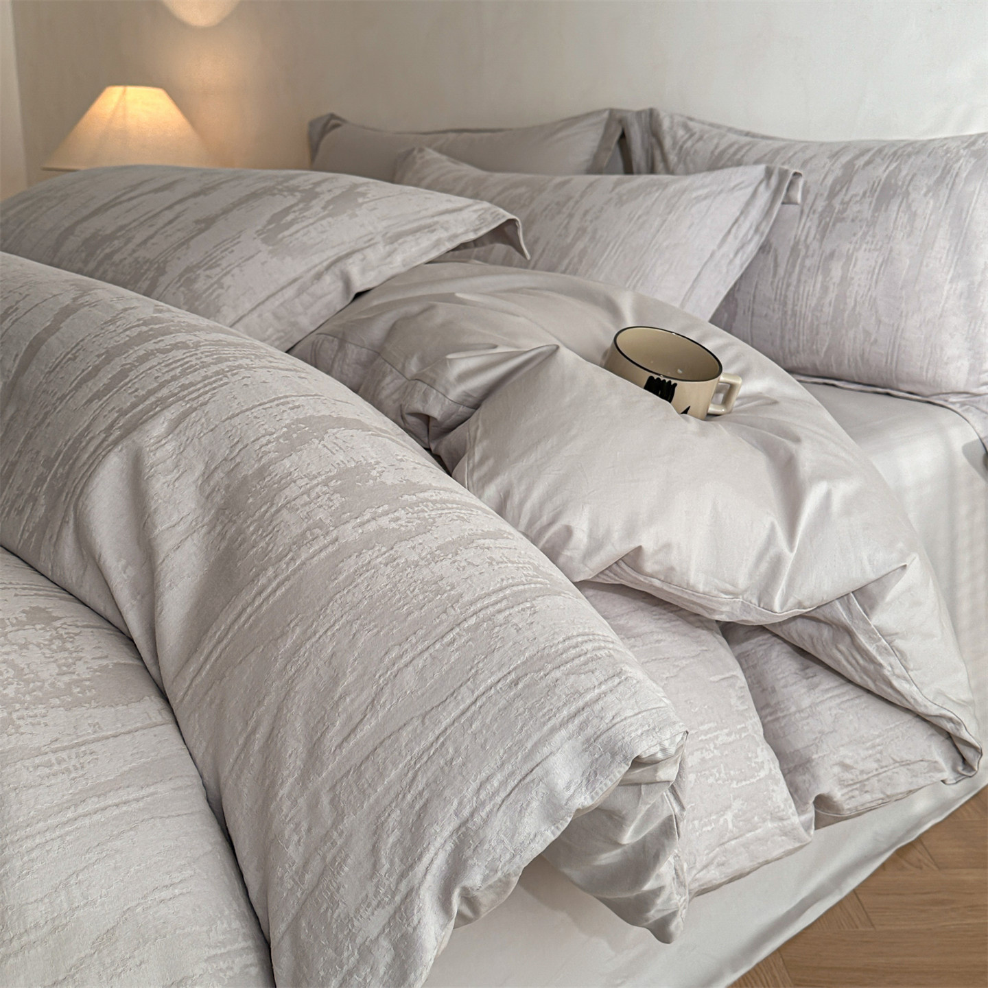 100% algodón brillante relieve tridimensional jacquard de alta calidad cuatro piezas de ropa de cama tres piezas de regalo