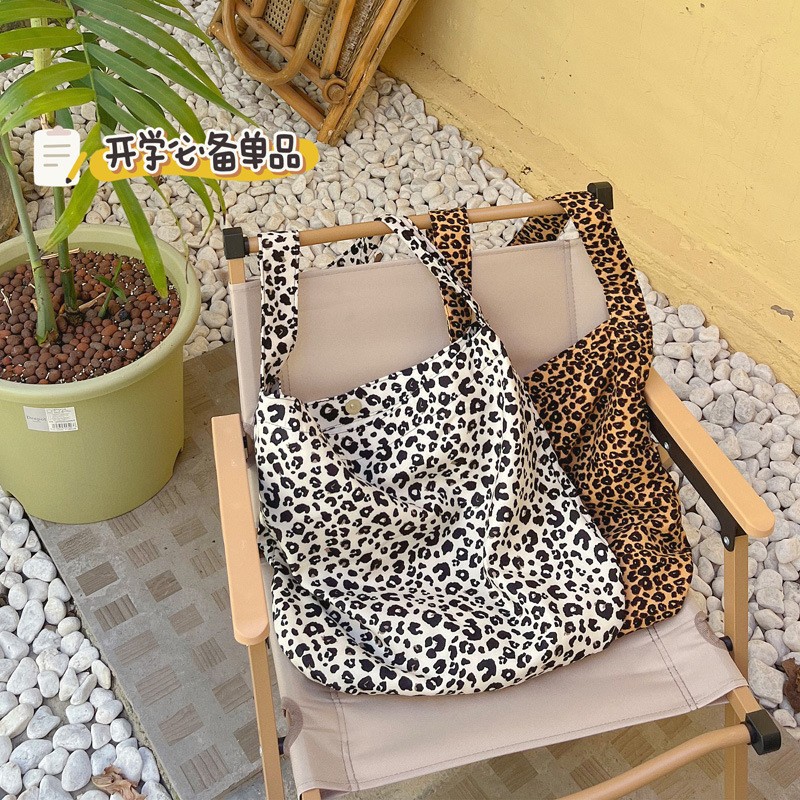 Brand underarm bag