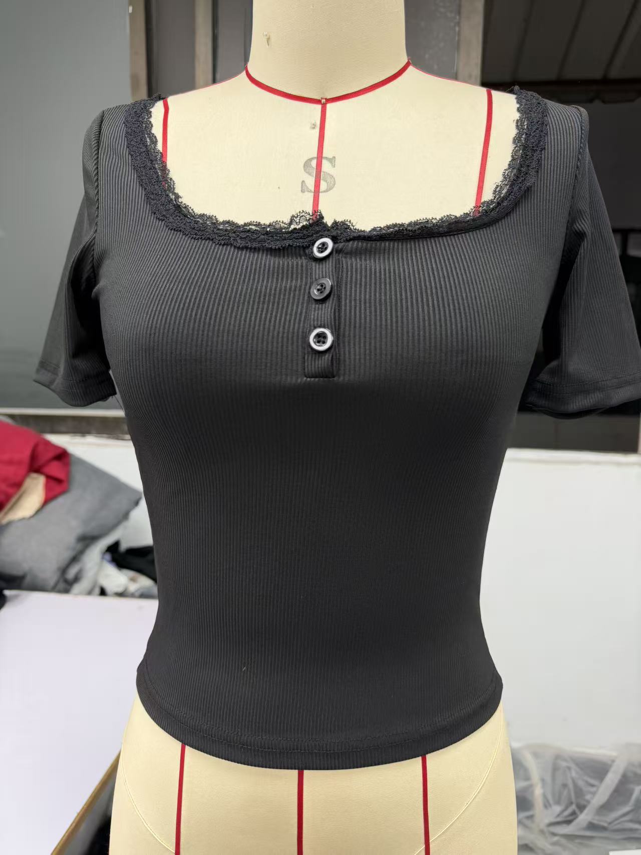 Lace-Up V-Neck Short Sleeve Top For Women, Fashion Basic Casual Blouse With Button Detail, Spring Summer Essential_ecoleips.com
