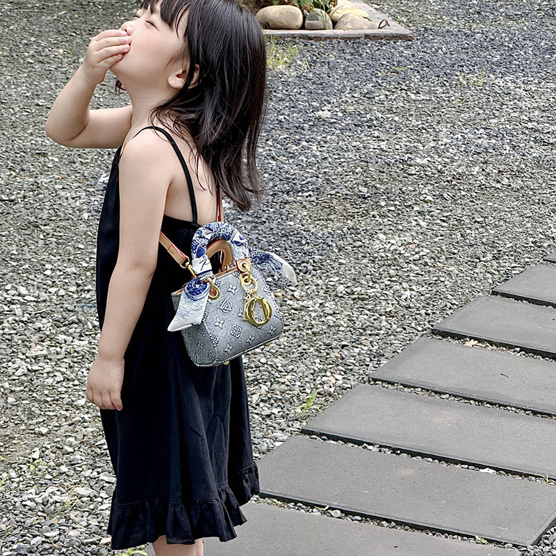 2025 新しいハイエンドガールズバッグ、西洋スタイルのシルクスカーフミニダイアナ妃ハンドバッグ少女ショルダークロスボディバッグ|undefined