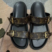 2026 跨境驴家拖鞋高版本条纹字母橡胶TK金属扣男女同款平底shoes