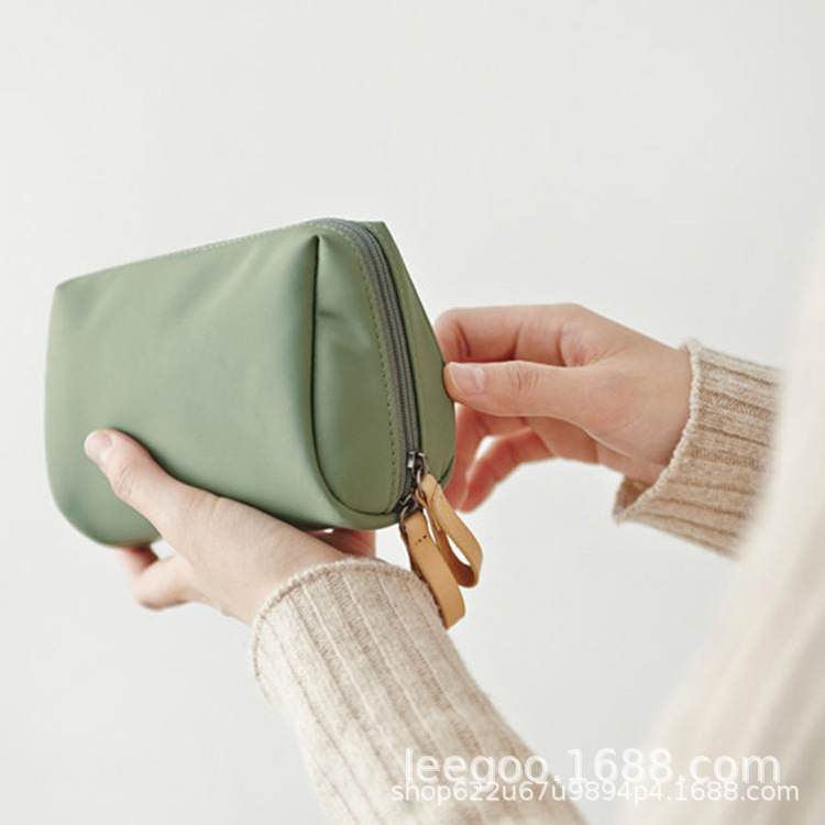 Korean style lipstick bag cosmetic bag simple exquisite travel clutch portable mini travel cosmetics storage bag