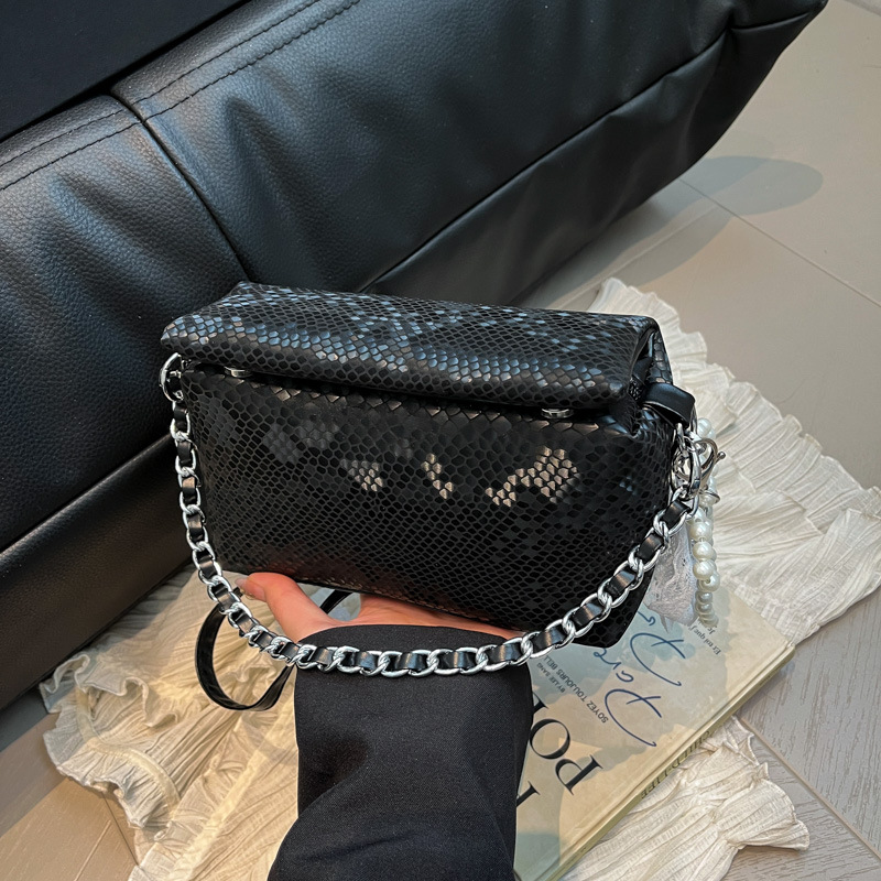 跨境时尚亮片女包2025夏季新款流行简约单肩腋下包百搭链条斜挎包
